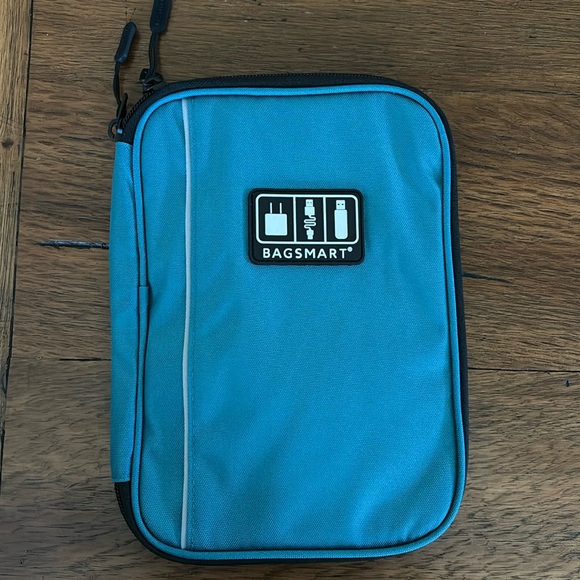 Bagsmart Tech Cable Organizer card game holder - Picture 2 of 10